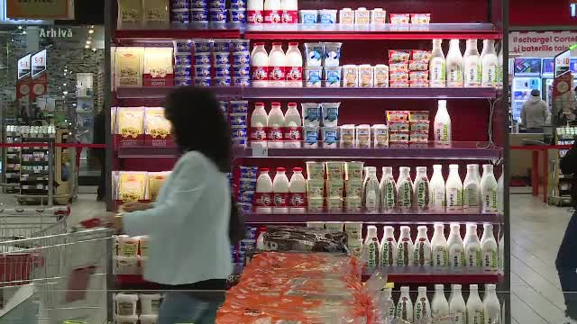 Laptele se va ieftini, timp de șase luni, de la 1 mai. Toți marii retaileri și-au dat acordul