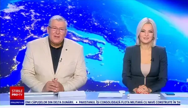 Momentul în care un câine rămâne stană de piatră când vede decorațiuni în formă de pisici. ”Pur și simplu a înghețat”