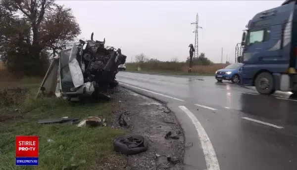 Carnagiu pe E85. Mama însărcinată, tatăl, fata lor și nepotul au murit în timp ce se întorceau acasă de la Sfânta Parascheva