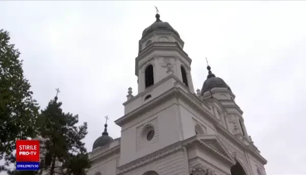 Peste 140 de mii de oameni s-au închinat la moaștele Sfintei Parascheva, de când a început pelerinajul