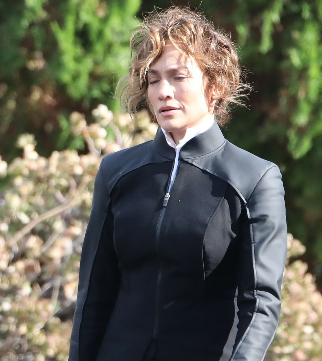 Jennifer Lopez, fără machiaj și extensii pe platourile de filmare de la Atlas. Vedeta a atras toate privirile | GALERIE FOTO