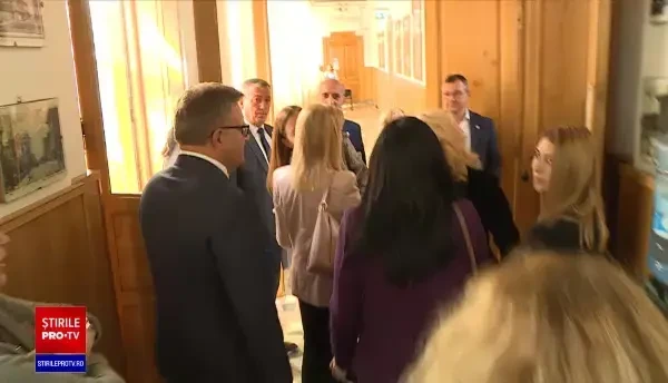 „Școala trebuie să fie cu fericire și bucurie, nu cu tras de urechi”. Cum luptă doi nemți cu abandonul școlar în Harghita