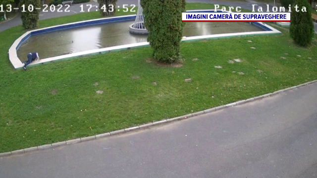 O fetiță de doi ani, salvată de la înec de un polițist. Copila a căzut într-o fântână arteziană