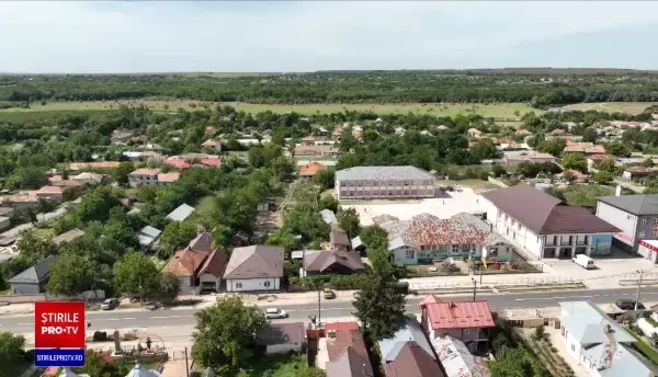 Cum a reușit un preot dintr-o comună din Teleorman să reducă abandonul școlar la zero, duminică la „România, te iubesc!”