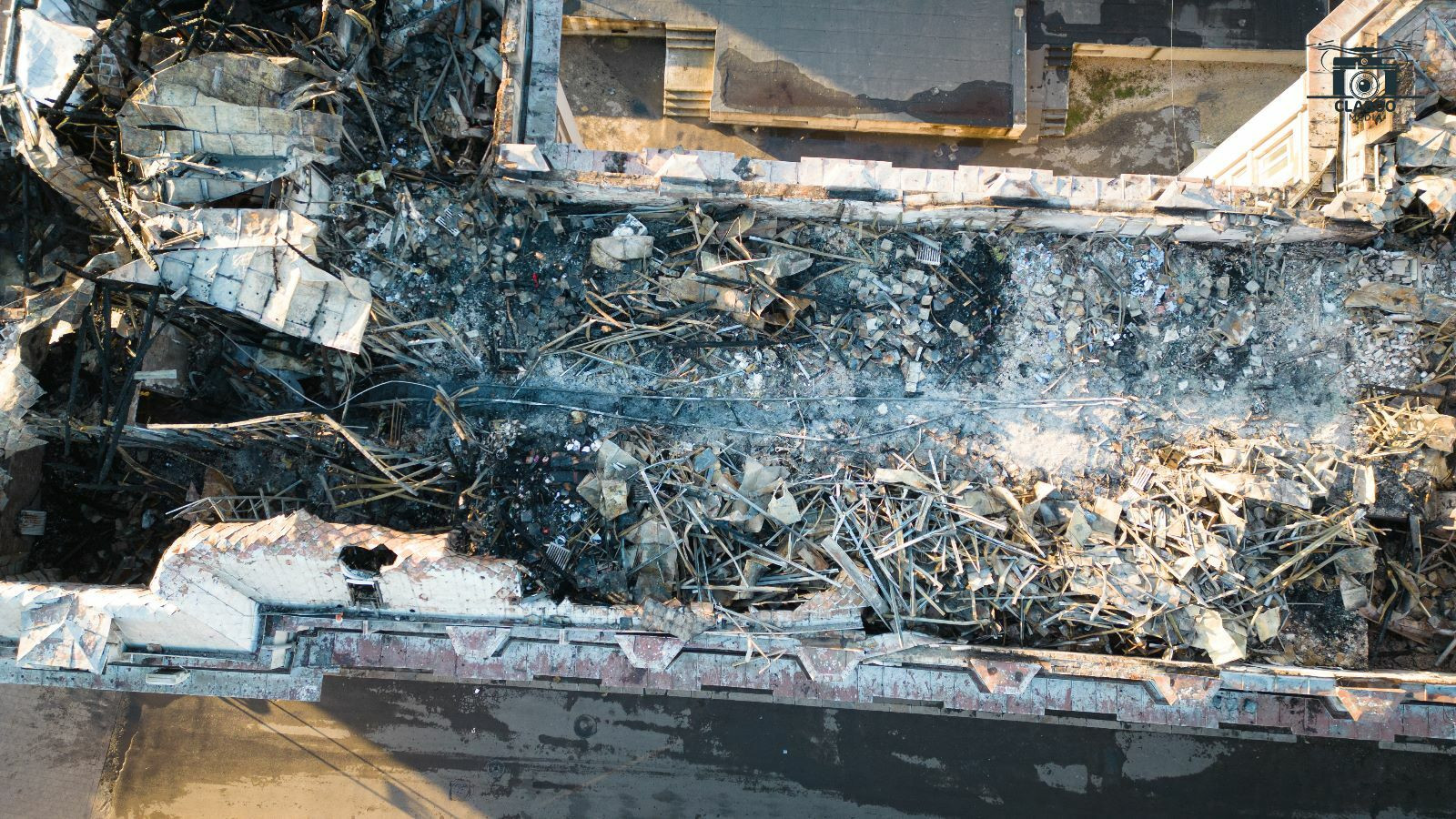 Cum arată Palatul Arhiepiscopal din Constanța după ce a ars. GALERIE FOTO