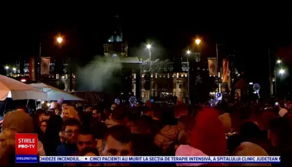 Bulevardul din centru Iașului a devenit neîncăpător. Mii de oameni s-au distrat la un concert realizat de ziua orașului