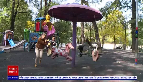 Zeci de locuri de joacă din București au fost închise. Care este motivul