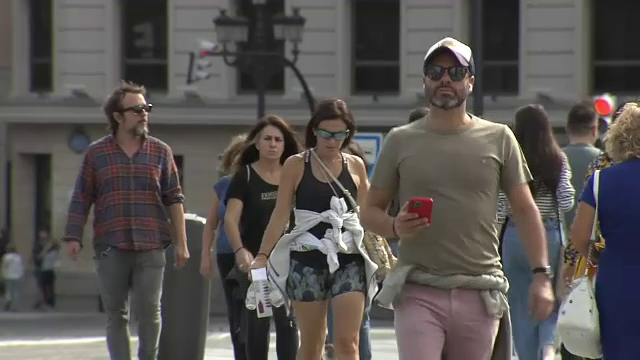 Vreme neobișnuit de caldă în Spania. Localnicii din Malaga au îmbrăcat din nou costumele de baie