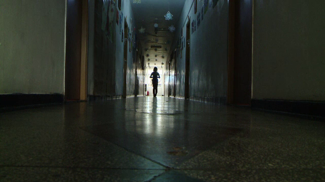 Tinerii din grija statului primesc 2.500 de lei pe lună, dacă merg la școală sau muncesc după ce părăsesc sistemul la 18 ani