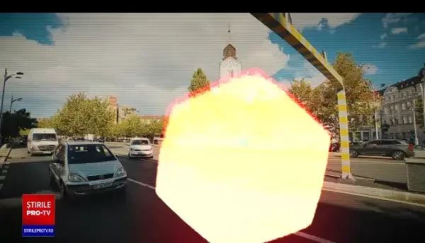 Momentul în care o mașină a izbucnit în flăcări în Pasajul Unirii din Capitală. VIDEO