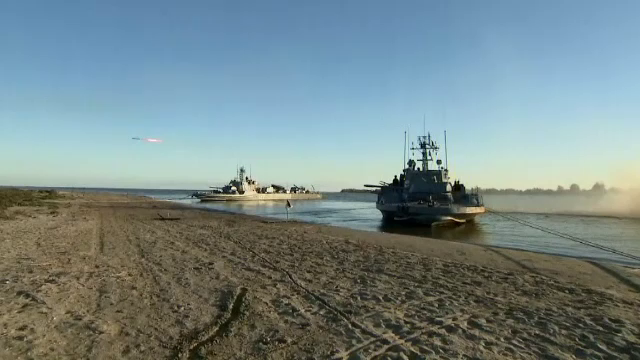 Exercițiu de amploare în Delta Dunării. 12 nave militare au executat trageri de luptă cu muniție reală