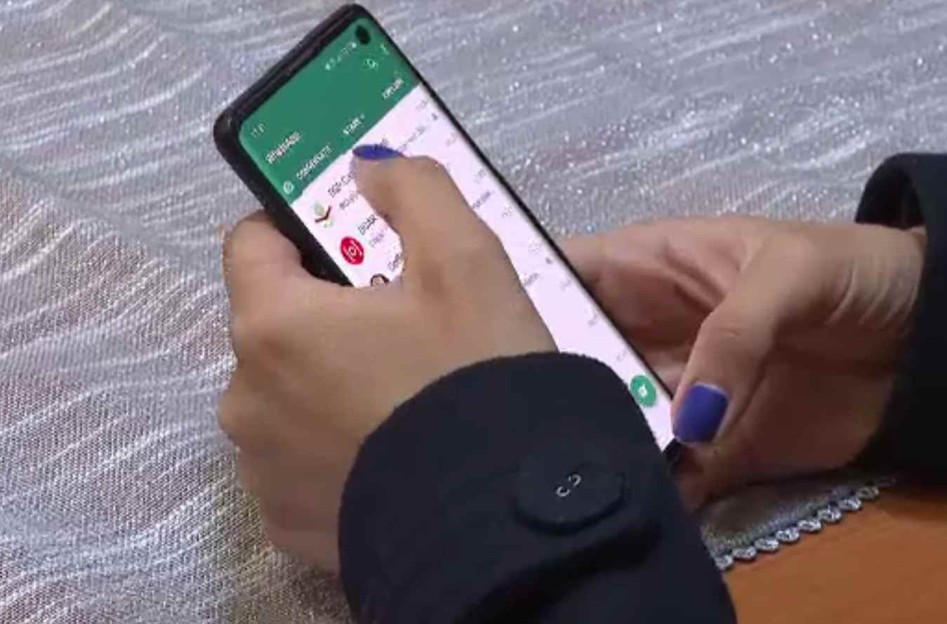 Preot de seminar, dat afară după mesajele date în miez de noapte unei eleve minore. „Soția mea doarme”