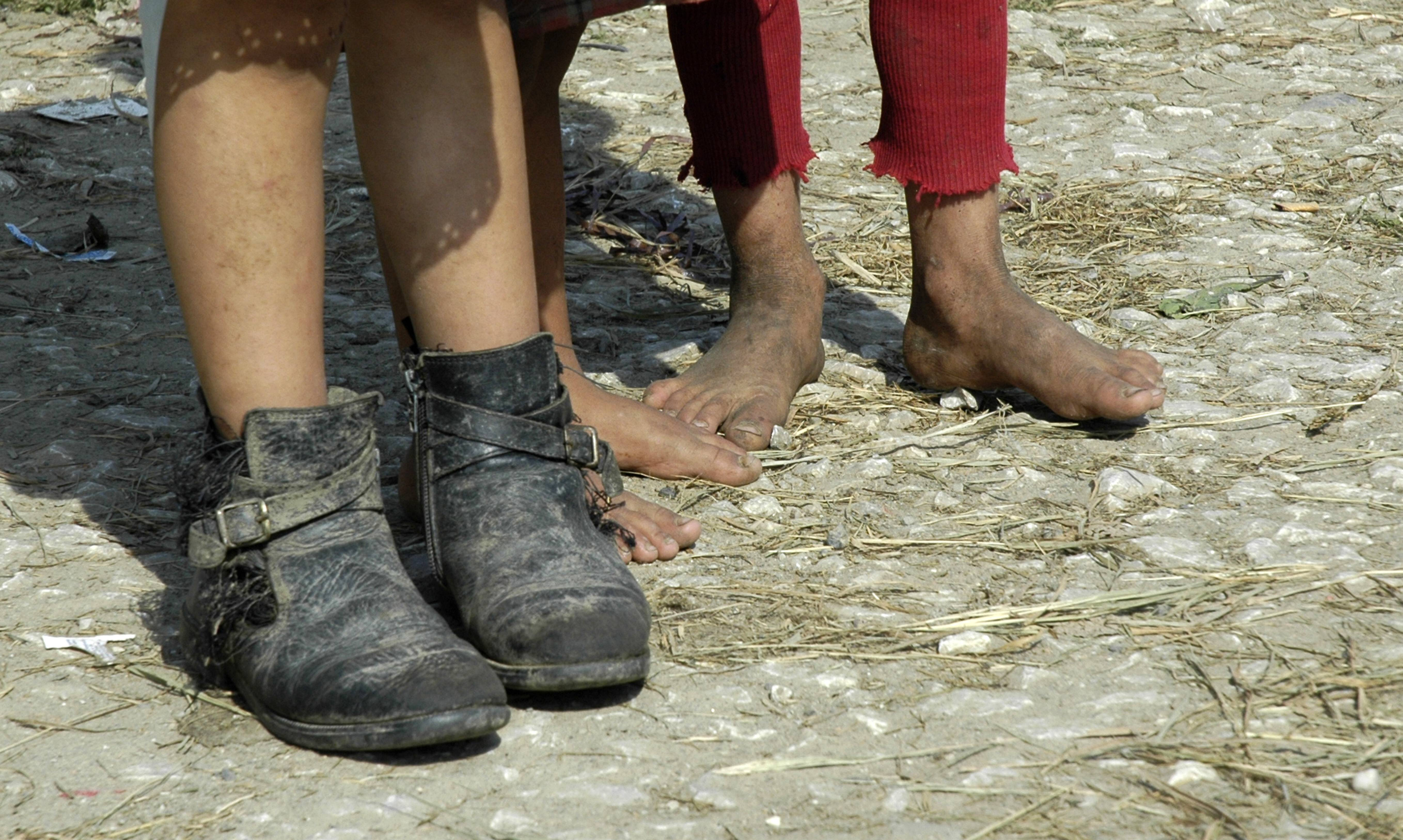 Raport Salvaţi Copiii: Mai mult de o treime dintre copiii români trăiau în risc de sărăcie în 2024