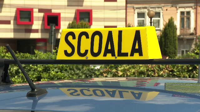 Cum au reușit zeci de candidați analfabeți să fraudeze examenul auto scris. Mulți știau doar primele patru litere din alfabet