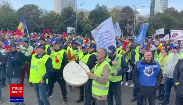 Protest în centrul Capitalei. Participanții cer salarii mai mari și condiții de muncă mai bune