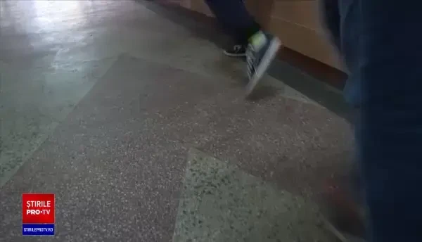 Femeie din Argeș, cercetată penal pentru că și-ar fi chinuit propriul copilul. Era folosit pe post de slugă a familiei