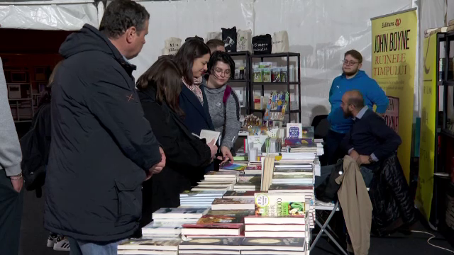 Scriitori celebri din toată lumea, la Festivalul Internațional de Literatură din Iași. Sute de studenți au participat