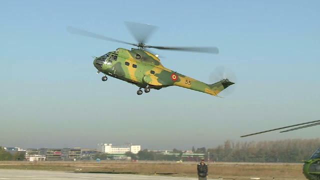 Baza 90 Otopeni, un adevărat furnicar și ziua, și noaptea. Aeronavele sunt implicate în misiuni militare, dar și umanitare