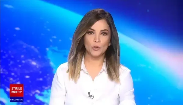 Un șofer din Iași a lovit patru mașini după ce nu a oprit la semnalele agenților. Bărbatul încă este căutat de polițiști