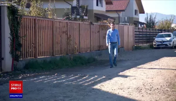 Curățarea panourilor fotovoltaice, o nouă afacere care ia avânt în România. Cât îi costă pe proprietari un astfel de serviciu