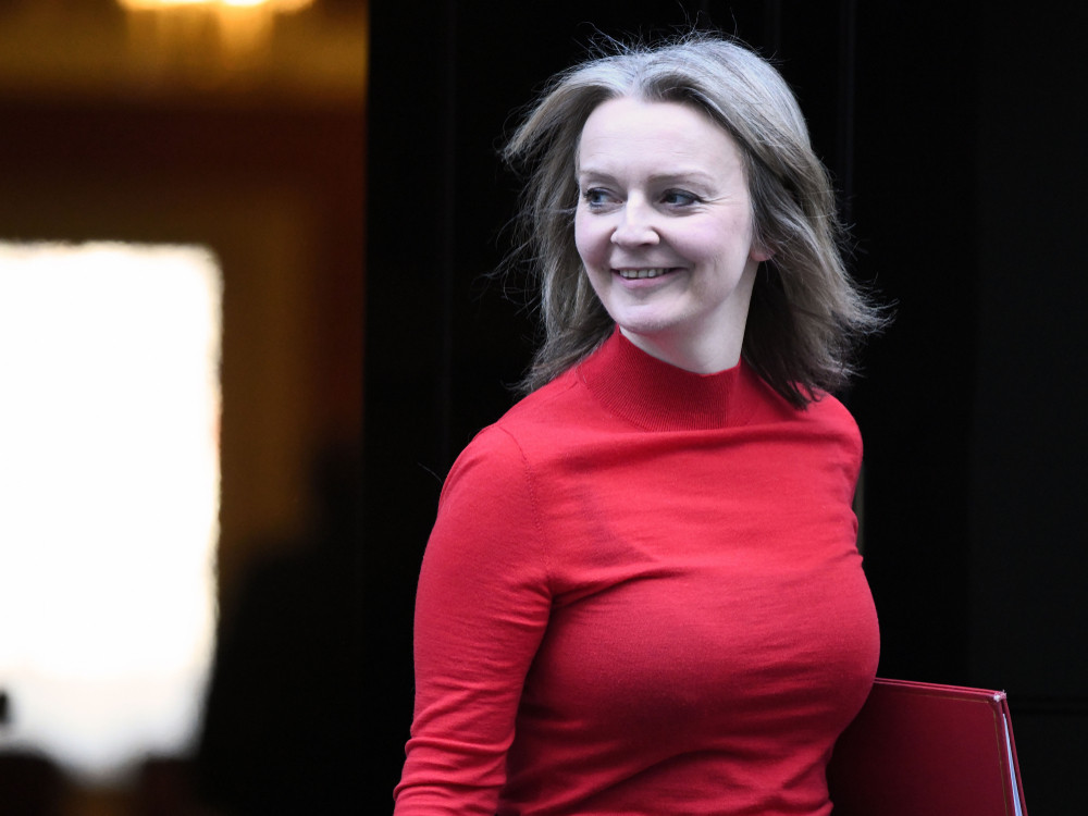 Englezii îi cer lui Liz Truss să nu pretindă indemnizația de 115.000 £/an la care are dreptul. A fost premier doar 45 de zile