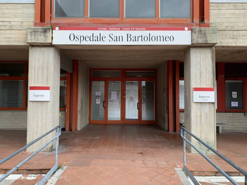 Un pacient român a vandalizat mai multe săli de operaţie ale unui spital din Italia