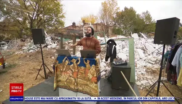 Târgul de pe Mătăsari, în atmosfera vechiului București. Vin, pastramă și haine vintage