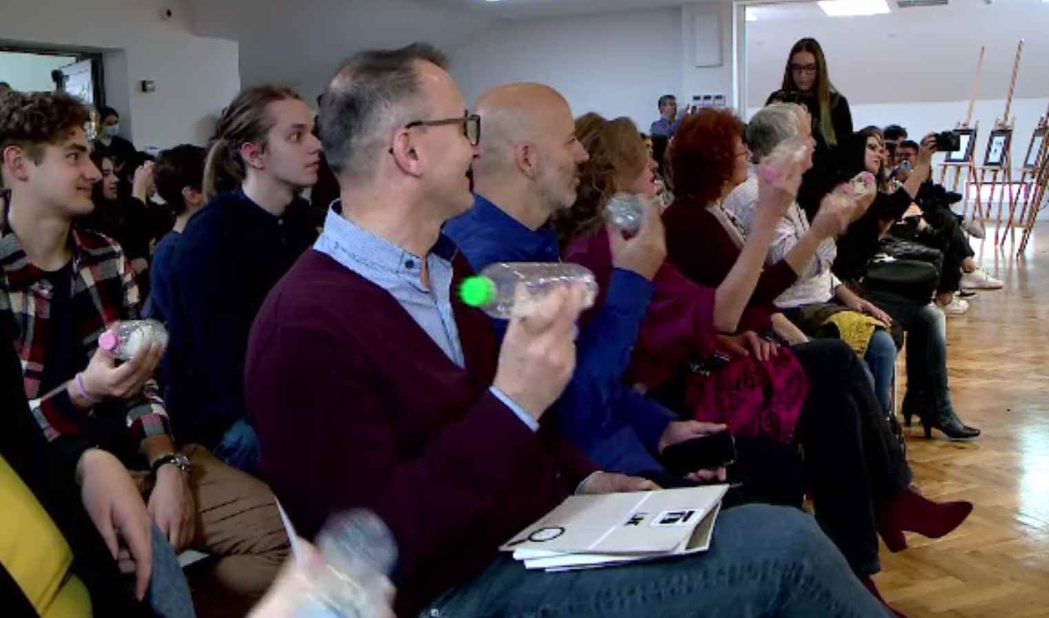 Festivalulul literaturii din Iași, locul unde s-a stat zeci de minute la coadă pentru autografe