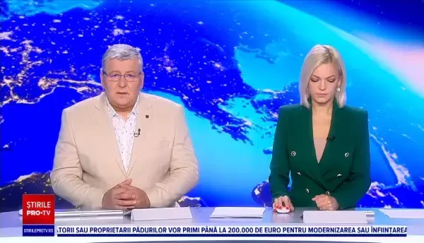 O mașină în care se aflau două persoane a ars ca o torță, pe o stradă din Bacău