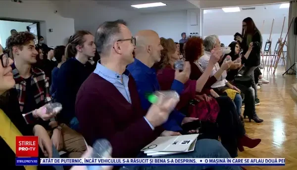 Festivalulul literaturii din Iași, locul unde s-a stat zeci de minute la coadă pentru autografe