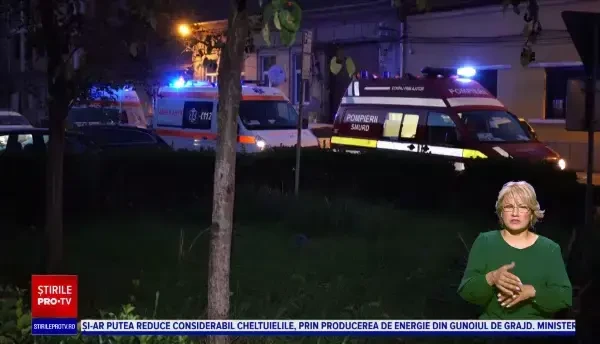 Plan roşu de intervenţie și 80 de oameni autoevacuați, după ce un miros puternic şi înţepător, a fost simțit în biserică