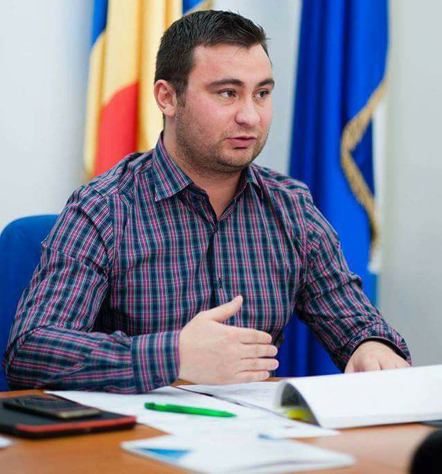 Deputatul Aurel Glad Varga vrea pașaport diplomatic pentru primari, prefecți și președinții de consilii. Proiect de lege