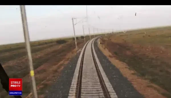 Momentul în care doi bărbați au fost spulberați de un tren, în Pitești. Șoferul îl luase la ocazie pe pasagerul din dreapta