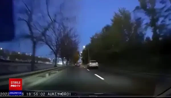 Noi imagini cu șoferul fugar din București. A făcut haos pe străzi, apoi a coborât din bolid și a dat cu pumnul | VIDEO