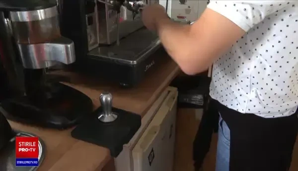 Scad plățile în numerar în România. Firmele cu cifră de afaceri mai mare de 10.000 de euro vor fi obligate să monteze POS