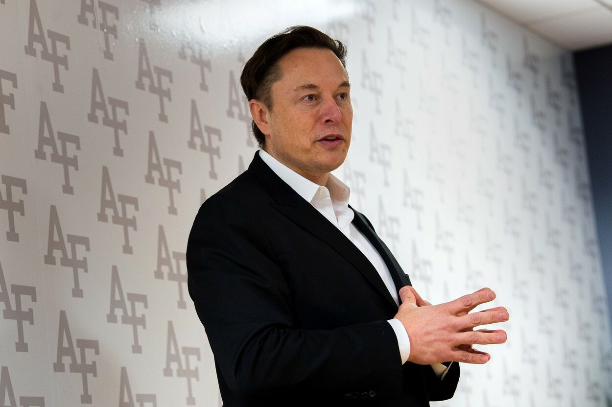 Elon Musk avertizează că va șterge 1,5 miliarde de conturi de Twitter. Cum își pot păstra utilizatorii accesul la platformă