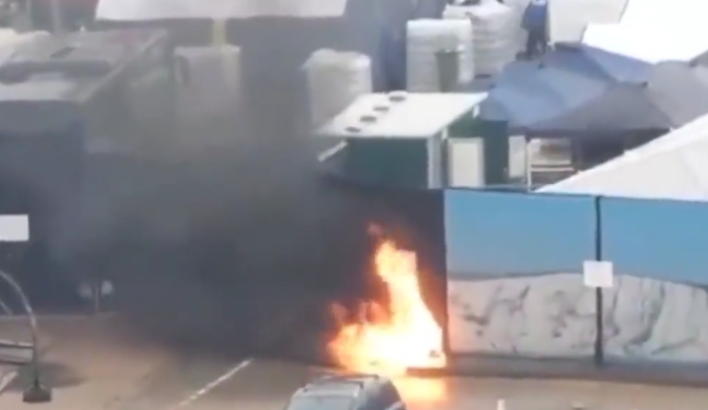 Atac cu cocktail molotov la un centru al poliției de frontieră din Marea Britanie. Bărbatul s-a sinucis VIDEO