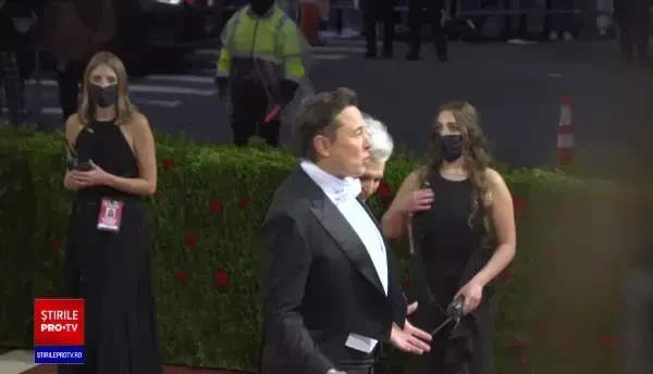 Slăbiciunea lui Elon Musk pentru Angelina Jolie. Cei doi ar fi avut o relație amoroasă