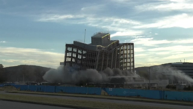 Momentul în care este demolat printr-o explozie fostul sediul al NASA. Ce se va construi pe spațiul gol