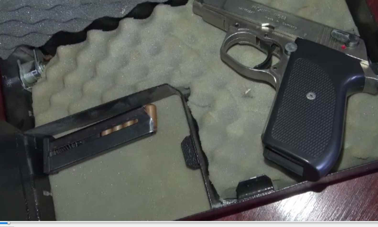 Polițistul din Dej, care s-a împușcat în cap cu arma din dotare, a murit