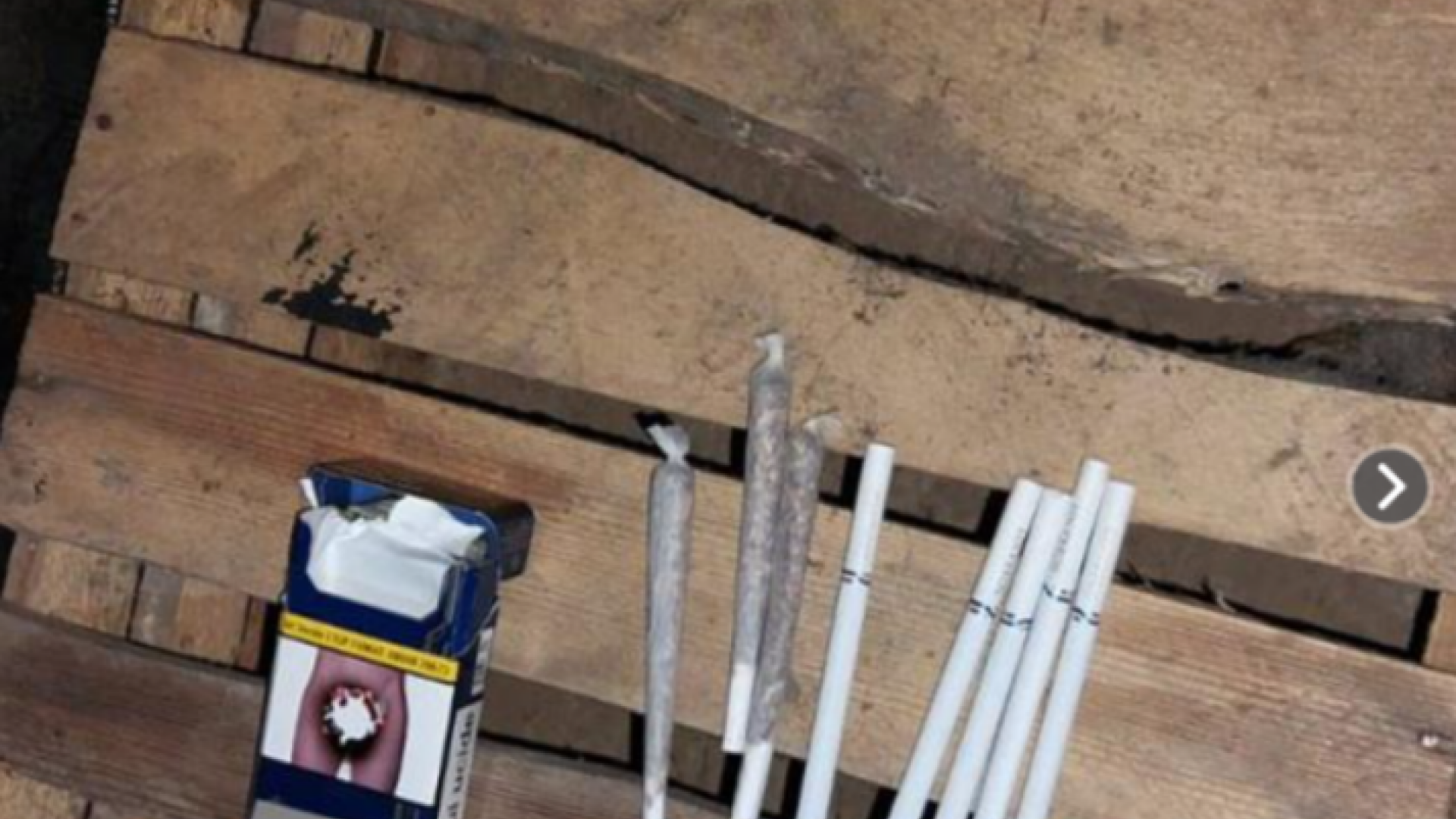 Ce au făcut mai mulți petrecăreți cu drogurile pe care le aveau asupra lor, atunci când au descins polițiștii, în Suceava