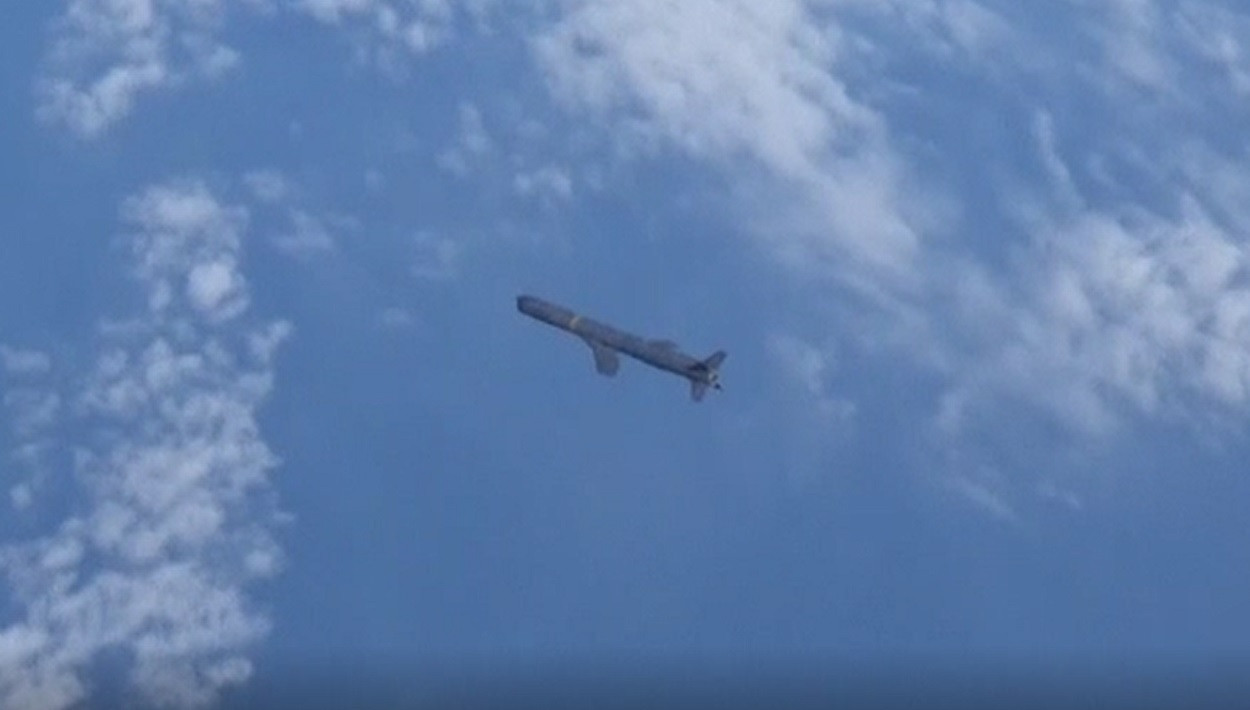 Ploaie de rachete în Peninsula Coreeană. Una dinte ele a căzut la mai puțin de 60 de kilometri de un oraș din Sud