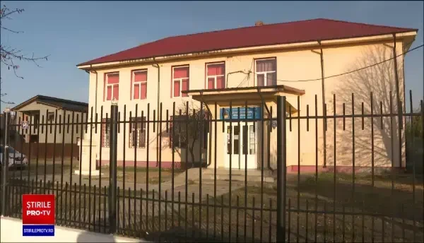 Un elev de 13 ani a fost înjunghiat de un coleg de 14 ani în pauza dintre ore, într-o școală gimnazială din Galați