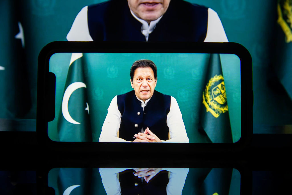 Fostul premier al Pakistanului Imran Khan a fost împușcat într-o tentativă de asasinat. VIDEO