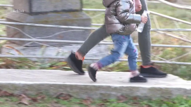 Anchetă într-o școală din Iași. O mamă susține că băiețelul său de trei ani a fost agresat de educatoare