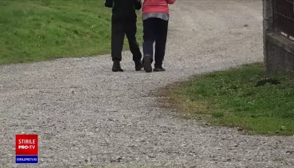 Surori de 10 și 14 ani, violate repetat de un bărbat de 56 de ani care s-a oferit să le ajute la teme