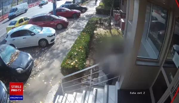 Scene demne de „cascadorii râsului” în Constanța. Cum a ajuns un taxi să traverseze un bulevard, fără șofer