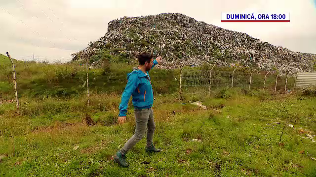 Un munte de deșeuri a apărut la Baia Mare, pentru că autoritățile maramureșene nu sunt în stare să facă o groapă de gunoi