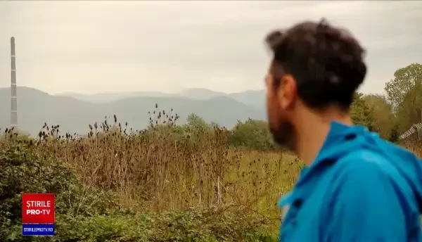 Un munte de deșeuri a apărut la Baia Mare, pentru că autoritățile maramureșene nu sunt în stare să facă o groapă de gunoi