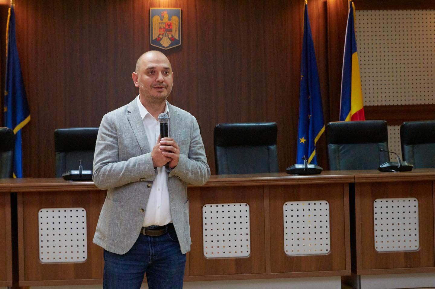 Radu Mihaiu: Autodenunț. Și eu am spor de 25% pentru fonduri europene la indemnizaţie. Mi s-a spus că nu pot să renunț la el